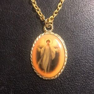 GUARDIAN ANGEL 👼 PENDANT ON Gold link chain